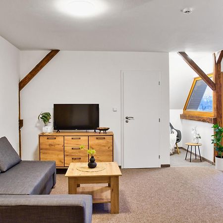 Hotel A Restaurace Ruze Podborany Bagian luar foto