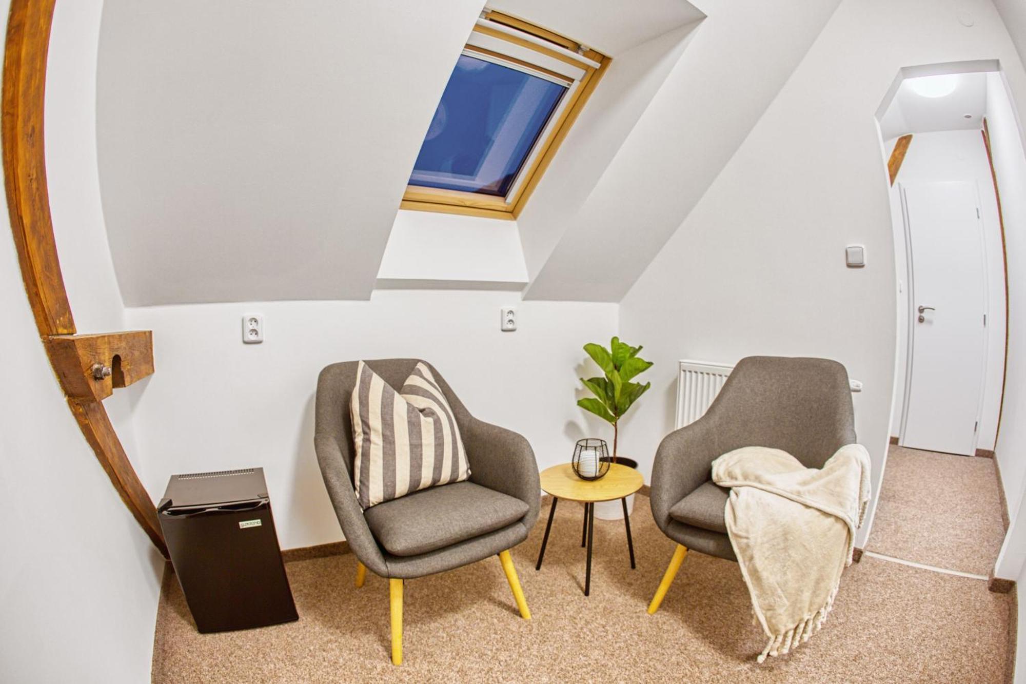 Hotel A Restaurace Ruze Podborany Bagian luar foto